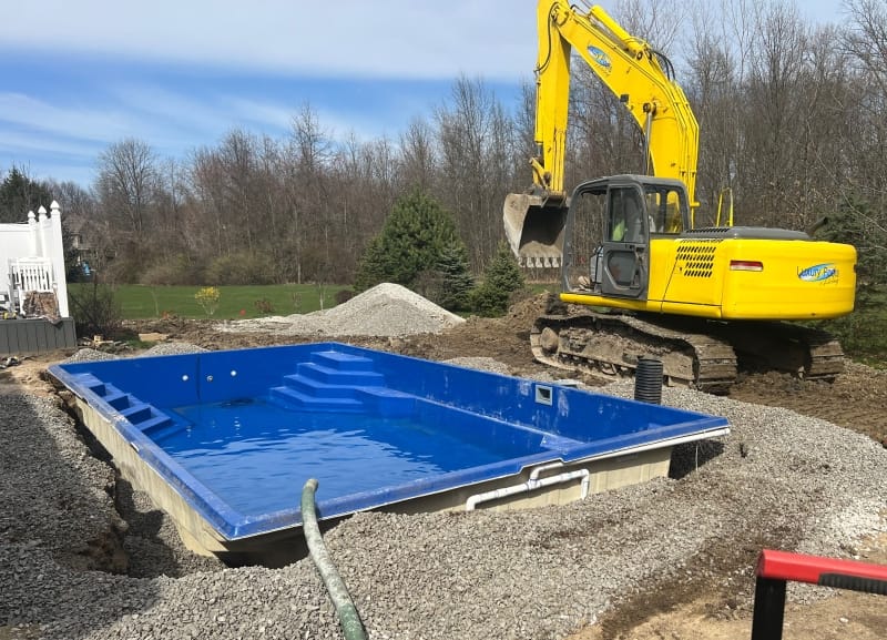 So you think installing a fiberglass pool is easy? So did I. Part 1/3